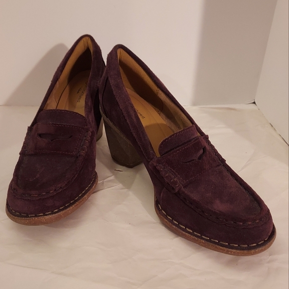 Unstructured by Clarks Carleta Belle Purple Suede Heeled Loafers in Size 8 M - Picture 1 of 11